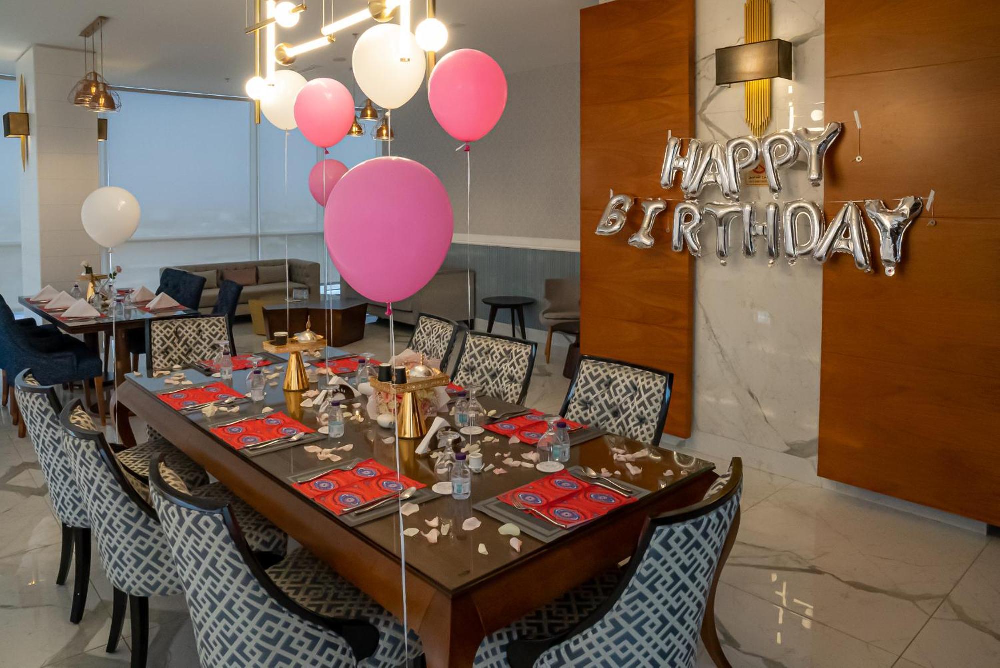 Nivel Hotel Abha Khamis Mushait Ngoại thất bức ảnh A birthday party
